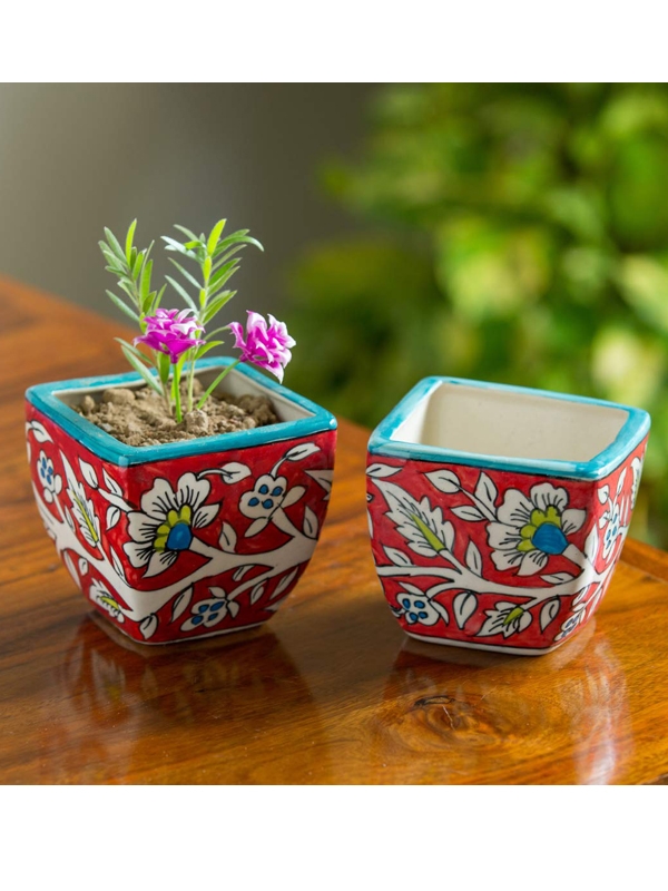 set of pots